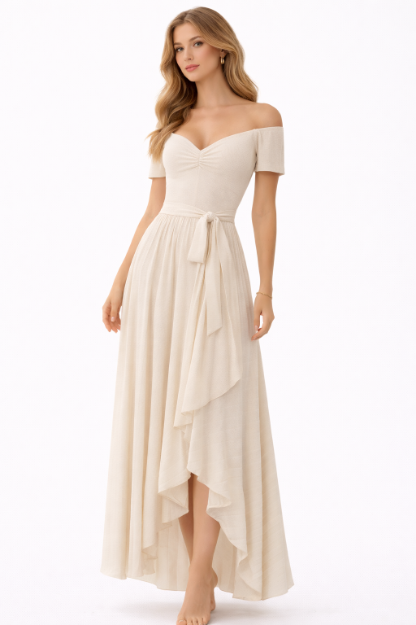 صورة فستان  فستان أبيض بليسيه برباط خصر (Guess)