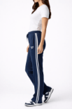 صورة بنطلون كحلي  (Reebok)