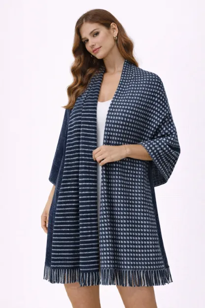 صورة شال كاجوال منقط أزرق (in side)